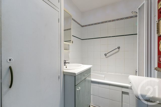 Appartement T3 à vendre - 3 pièces - 68.81 m2 - PARIS - 75006 - ILE-DE-FRANCE - Century 21 Assas Raspail