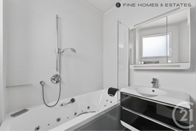 Appartement T2 à vendre - 2 pièces - 57.0 m2 - PARIS - 75006 - ILE-DE-FRANCE - Century 21 Assas Raspail