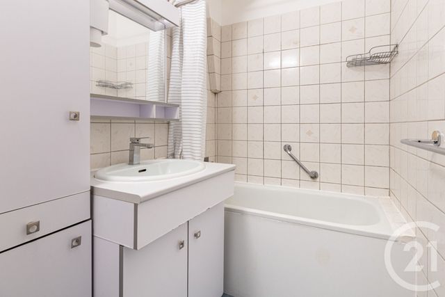 Appartement T2 à louer - 2 pièces - 40.6 m2 - PARIS - 75014 - ILE-DE-FRANCE - Century 21 Assas Raspail
