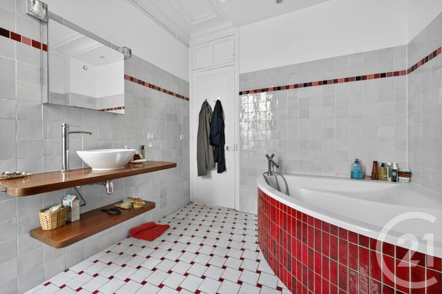 Appartement à vendre - 4 pièces - 88.12 m2 - PARIS - 75007 - ILE-DE-FRANCE - Century 21 Assas Raspail