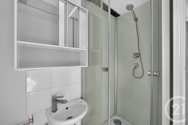 Appartement Chambre à vendre - 1 pièce - 13.3 m2 - PARIS - 75006 - ILE-DE-FRANCE - Century 21 Assas Raspail