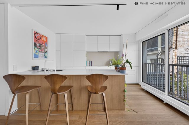 Appartement F6 à vendre - 6 pièces - 153.74 m2 - PARIS - 75006 - ILE-DE-FRANCE - Century 21 Assas Raspail