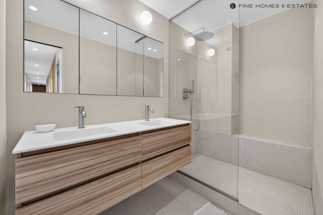 Appartement F6 à vendre - 6 pièces - 153.74 m2 - PARIS - 75006 - ILE-DE-FRANCE - Century 21 Assas Raspail