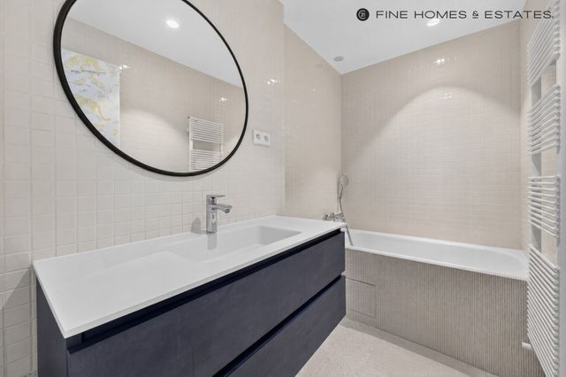 Appartement F6 à vendre - 6 pièces - 153.74 m2 - PARIS - 75006 - ILE-DE-FRANCE - Century 21 Assas Raspail