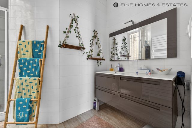 Appartement T5 à vendre - 5 pièces - 106.0 m2 - PARIS - 75006 - ILE-DE-FRANCE - Century 21 Assas Raspail