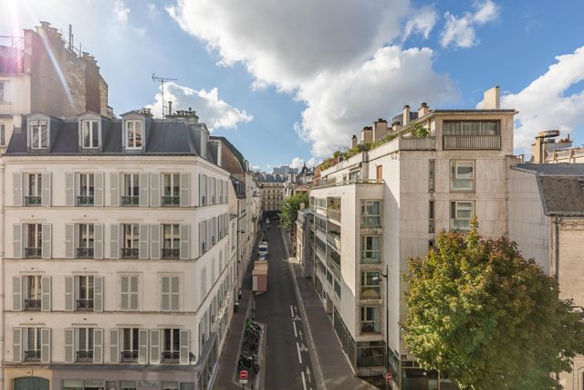  - PARIS - 