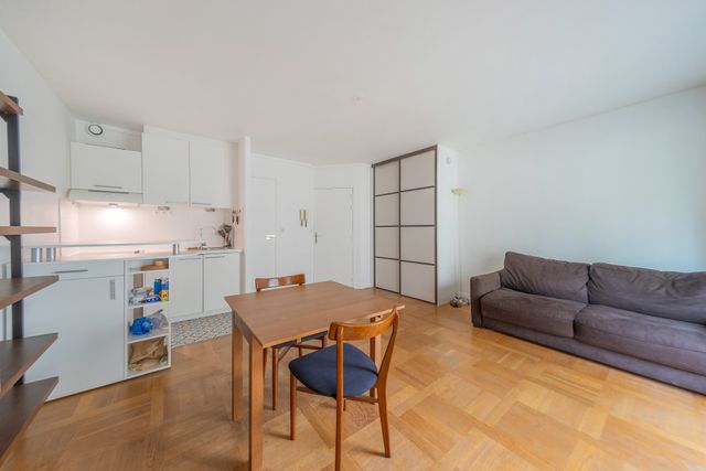 Appartement T3 à vendre - 3 pièces - 56.11 m2 - PARIS - 75006 - ILE-DE-FRANCE - Century 21 Assas Raspail