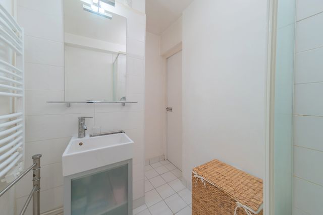 Appartement T3 à vendre - 3 pièces - 56.11 m2 - PARIS - 75006 - ILE-DE-FRANCE - Century 21 Assas Raspail