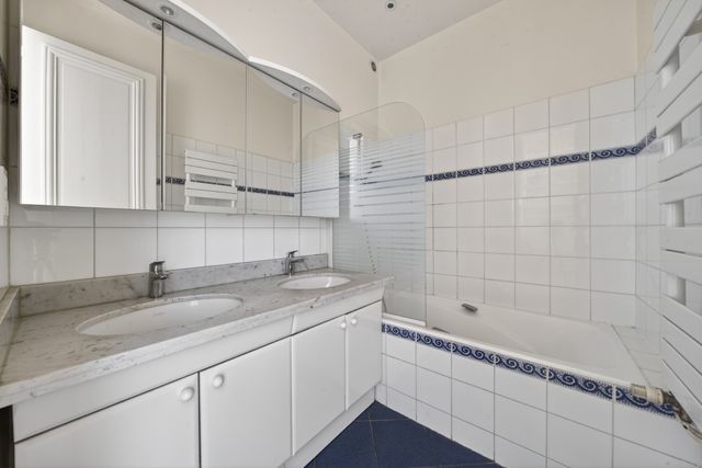 Appartement F7 à vendre - 7 pièces - 172.23 m2 - PARIS - 75006 - ILE-DE-FRANCE - Century 21 Assas Raspail