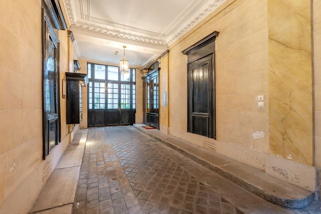 Appartement Duplex à vendre - 2 pièces - 58.16 m2 - PARIS - 75007 - ILE-DE-FRANCE - Century 21 Assas Raspail