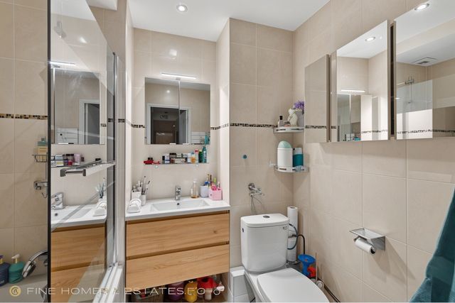 Appartement T5 à vendre - 5 pièces - 102.43 m2 - PARIS - 75006 - ILE-DE-FRANCE - Century 21 Assas Raspail