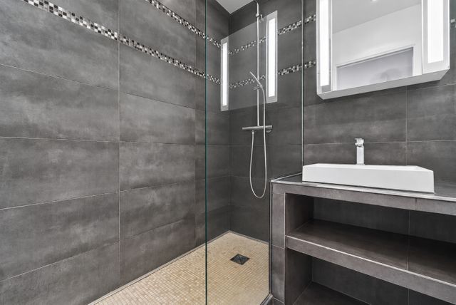 Appartement F5 à vendre - 5 pièces - 105.09 m2 - PARIS - 75014 - ILE-DE-FRANCE - Century 21 Assas Raspail