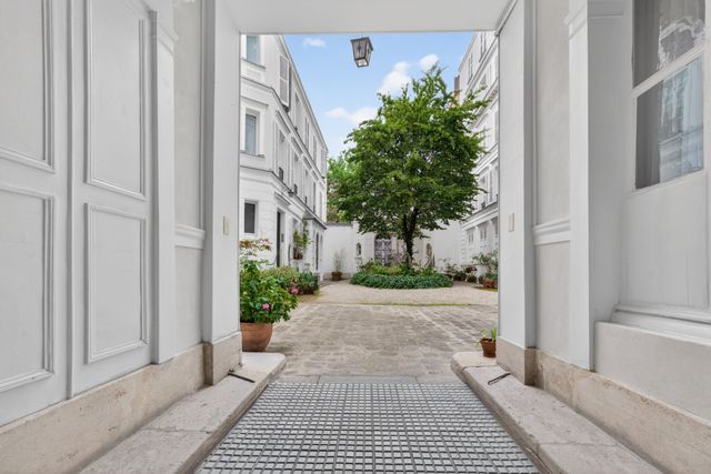 Appartement F2 bis à vendre - 3 pièces - 68.29 m2 - PARIS - 75006 - ILE-DE-FRANCE - Century 21 Assas Raspail