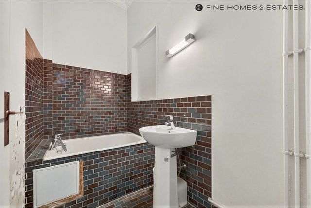 Appartement T6 à vendre - 6 pièces - 158.09 m2 - PARIS - 75006 - ILE-DE-FRANCE - Century 21 Assas Raspail