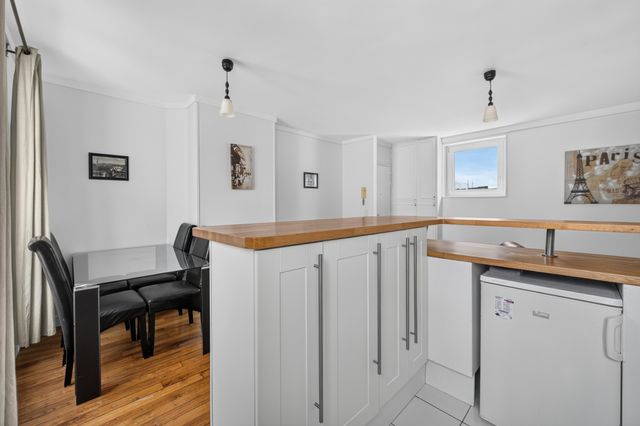 Appartement F3 à vendre - 3 pièces - 51.84 m2 - PARIS - 75014 - ILE-DE-FRANCE - Century 21 Assas Raspail